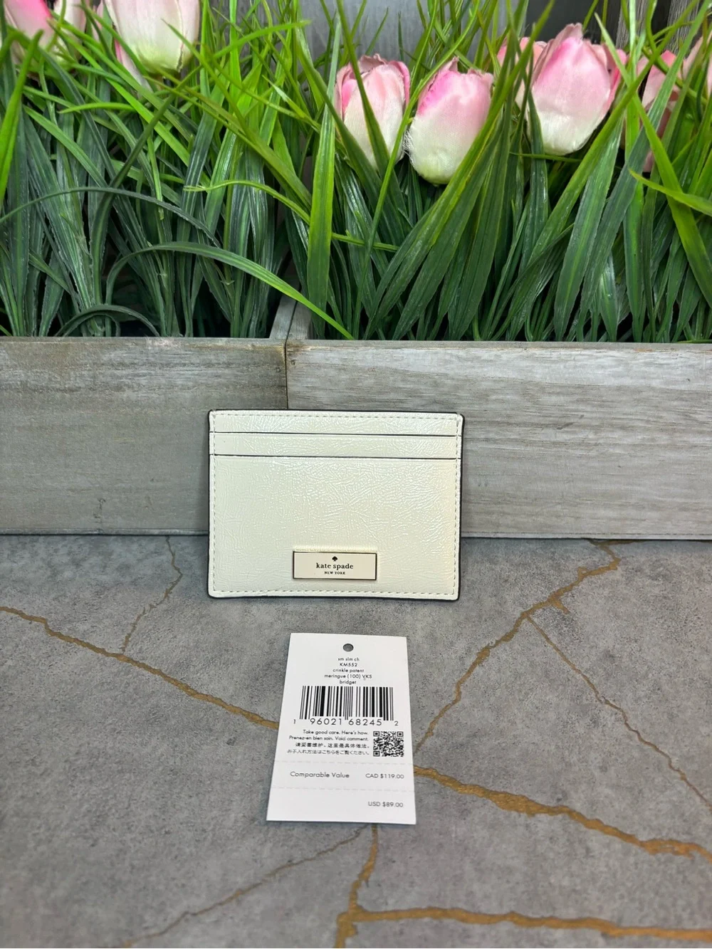 kate spade NWT Cream Leather Card Holder with Gold Plaque